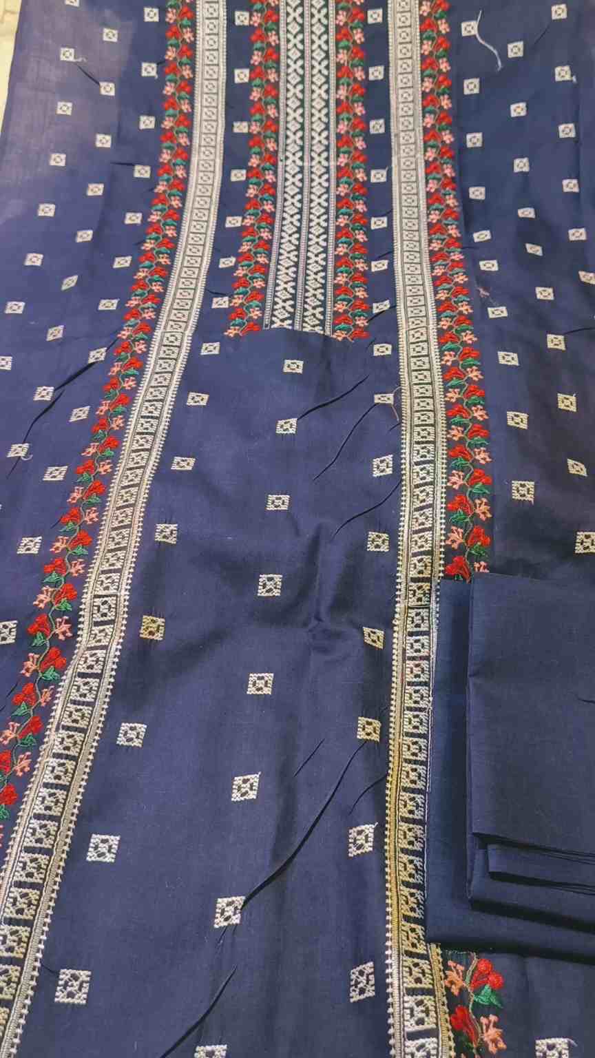 🥳 Sale Sale M-887 Imported Bareezy Embroidery Lawn Shirt & Trouser 2pc