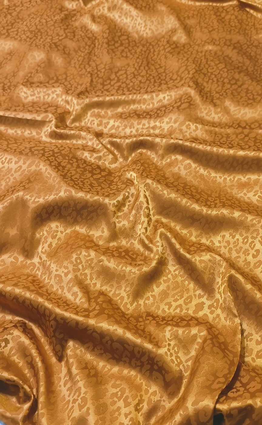 🥳 New Colors M-1166  Imported Viscose 4 seasons 3-D Jacquard China patti Same print Shirt & Truzer 2pc