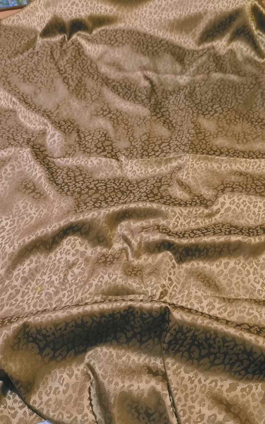 🥳 New Colors M-1165  Imported Viscose 4 seasons 3-D Jacquard China patti Same print Shirt & Truzer 2pc