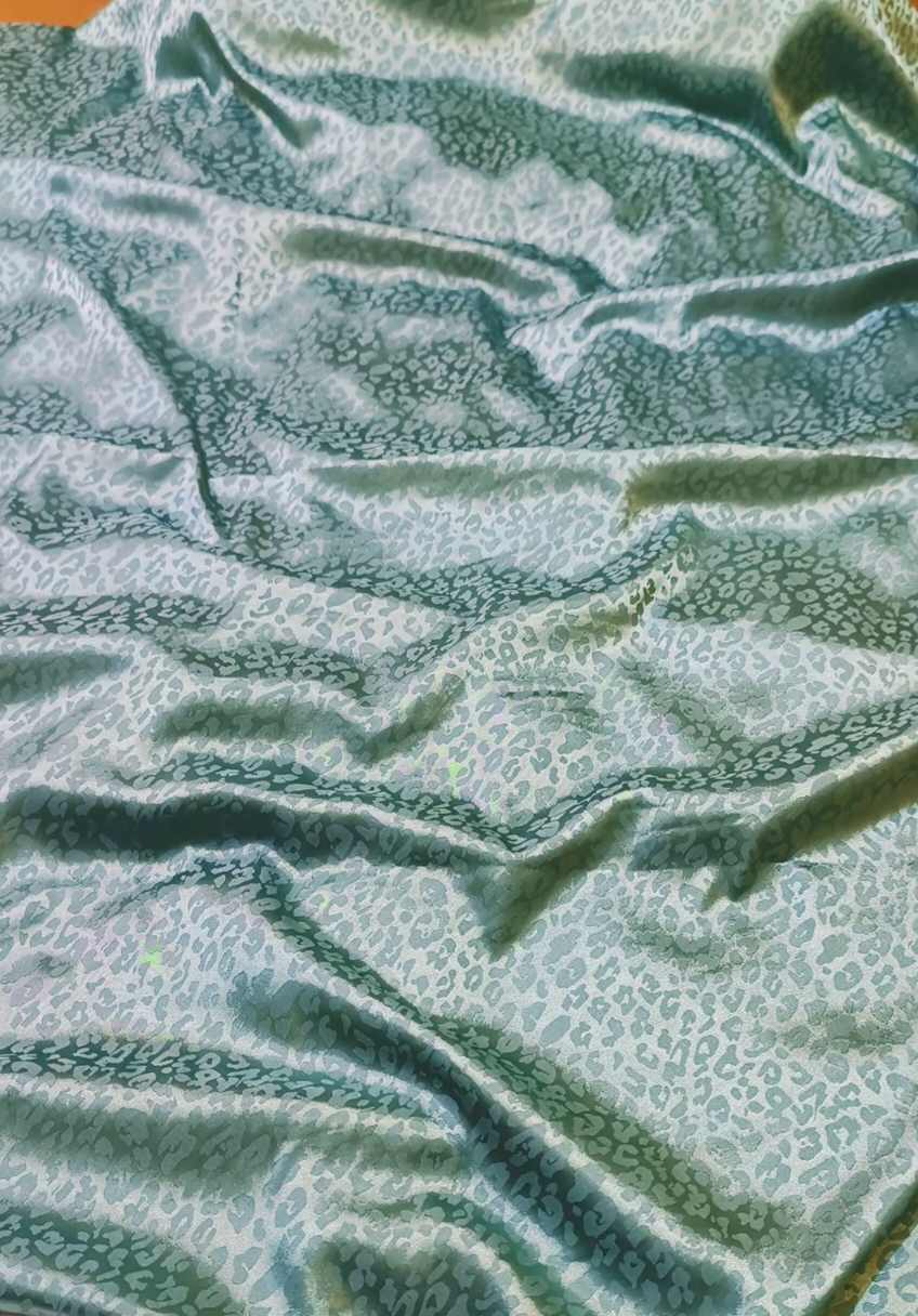 🥳 New Colors M-1164  Imported Viscose 4 seasons 3-D Jacquard China patti Same print Shirt & Truzer 2pc