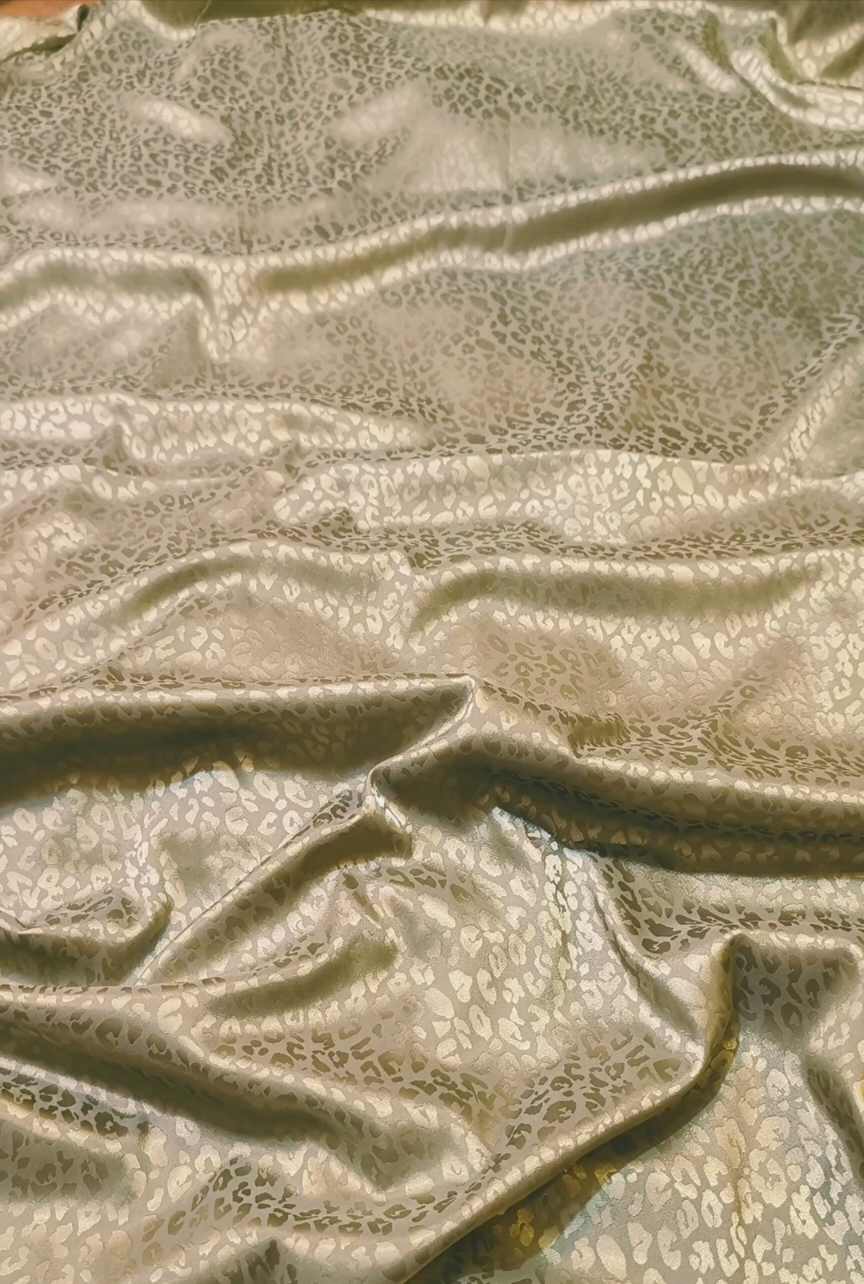 🥳 New Colors M-1161  Imported Viscose 4 seasons 3-D Jacquard China patti Same print Shirt & Truzer 2pc