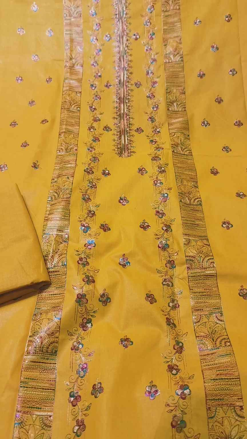 🥳 Sale Sale M-1156  Imported Bareezy Embroidery Lawn Shirt & Trouser 2pc