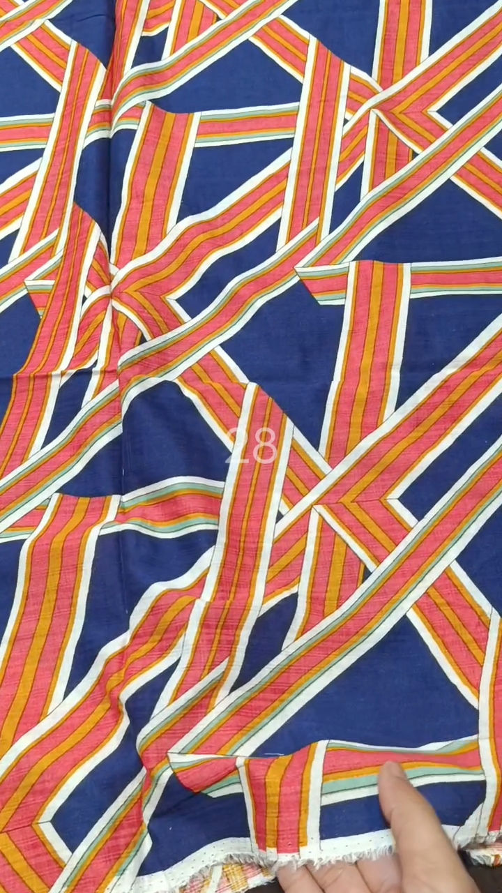 🤩 Sale Sale : M-28  (2pc) Imported Summer Lawn (Roll main Cutting k last main jo suit bachta hai Jin ka weight 100kg se kam hoga un ka bane ga es liye noqsan main dy rha hain