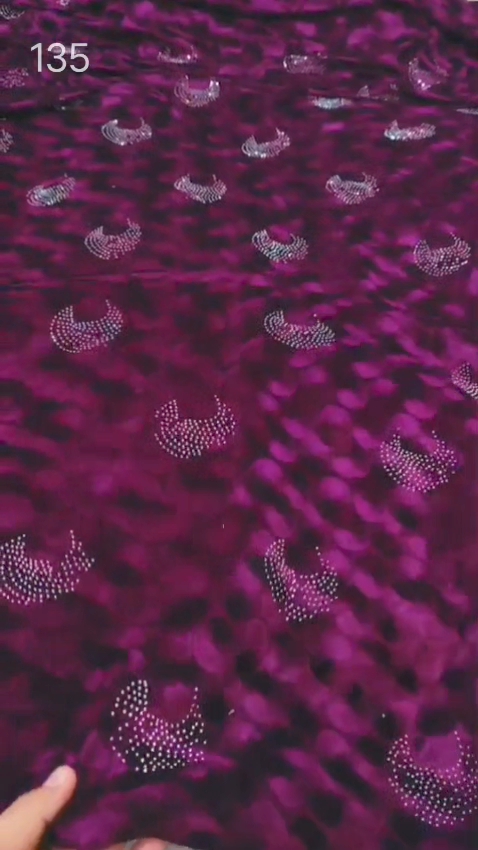 🤩 Sale Sale : M-135  (2pc) Imported Velvet (Roll main Cutting k last main jo suit bachta hai Jin ka weight 100kg se kam hoga un ka bane ga es liye noqsan main dy rha hain