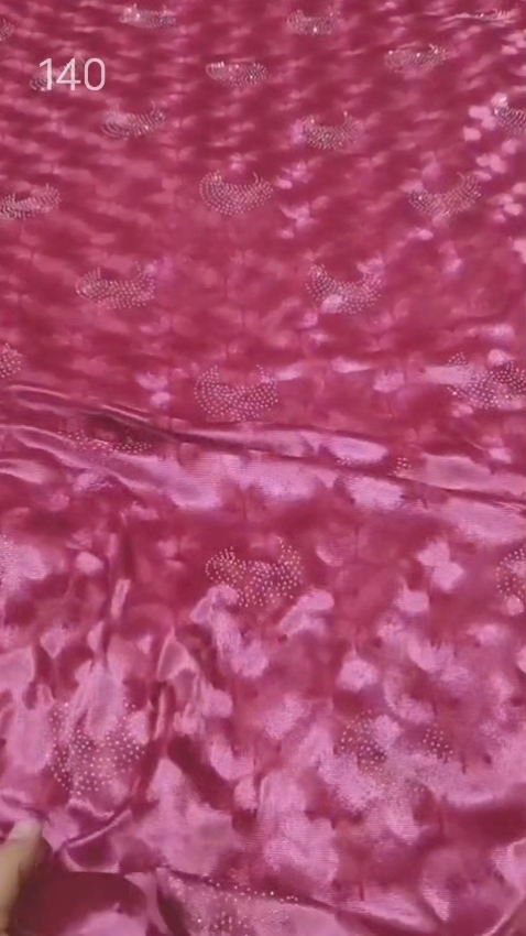 🤩 Sale Sale : M-140  (2pc) Imported Velvet (Roll main Cutting k last main jo suit bachta hai Jin ka weight 100kg se kam hoga un ka bane ga es liye noqsan main dy rha hain