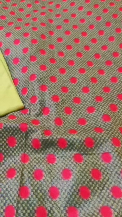 🤩 Sale Sale : M-146  (2pc) Imported Velvet (Roll main Cutting k last main jo suit bachta hai Jin ka weight 100kg se kam hoga un ka bane ga es liye noqsan main dy rha hain