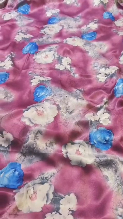 🤩 Sale Sale : M-150 (2pc) Imported Velvet (Roll main Cutting k last main jo suit bachta hai Jin ka weight 100kg se kam hoga un ka bane ga es liye noqsan main dy rha hain