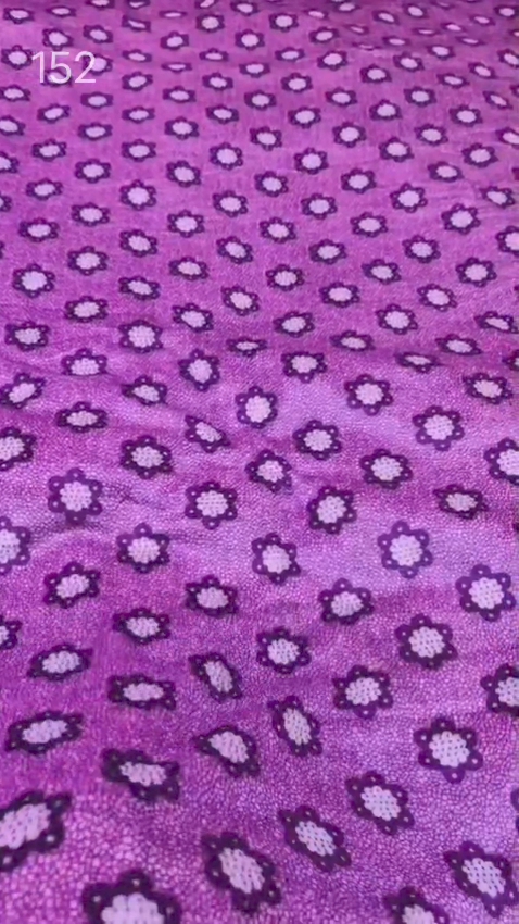 🤩 Sale Sale : M-152 (2pc) Imported Velvet (Roll main Cutting k last main jo suit bachta hai Jin ka weight 100kg se kam hoga un ka bane ga es liye noqsan main dy rha hain