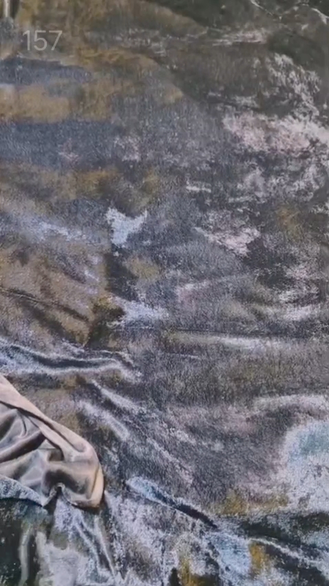 🤩 Sale Sale : M-157 . (2pc) Imported Velvet (Roll main Cutting k last main jo suit bachta hai Jin ka weight 100kg se kam hoga un ka bane ga es liye noqsan main dy rha hain