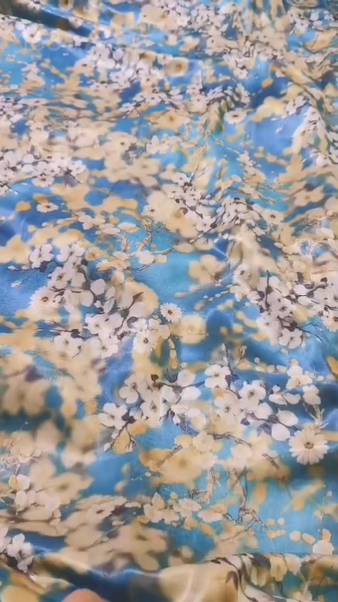 🤩 Sale Sale : M-163 (2pc) Imported Velvet (Roll main Cutting k last main jo suit bachta hai Jin ka weight 100kg se kam hoga un ka bane ga es liye noqsan main dy rha hain