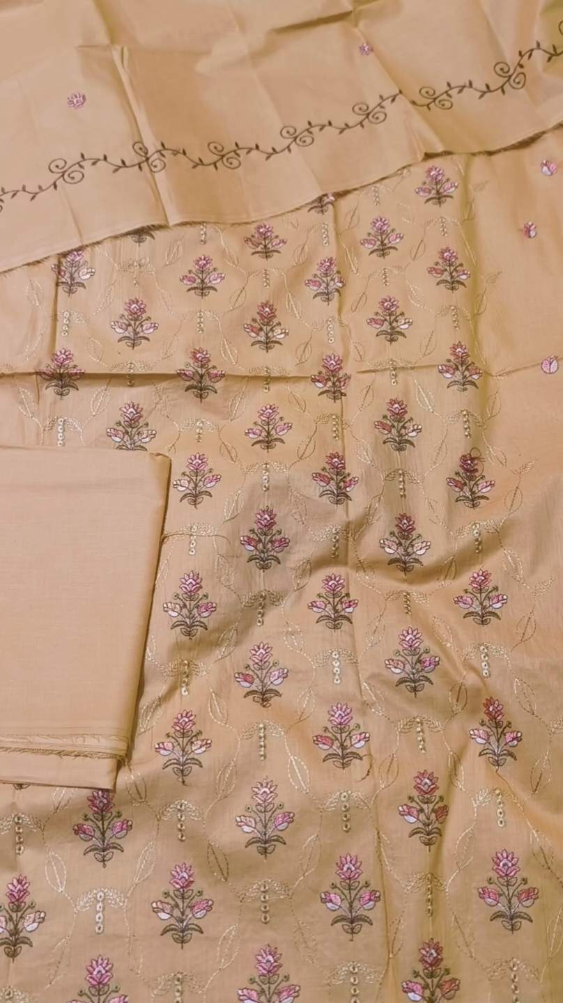 🥳 3pc suit M-379  Rs.1990. Imported Bareezy Embroidery 3pc Lawn Suit