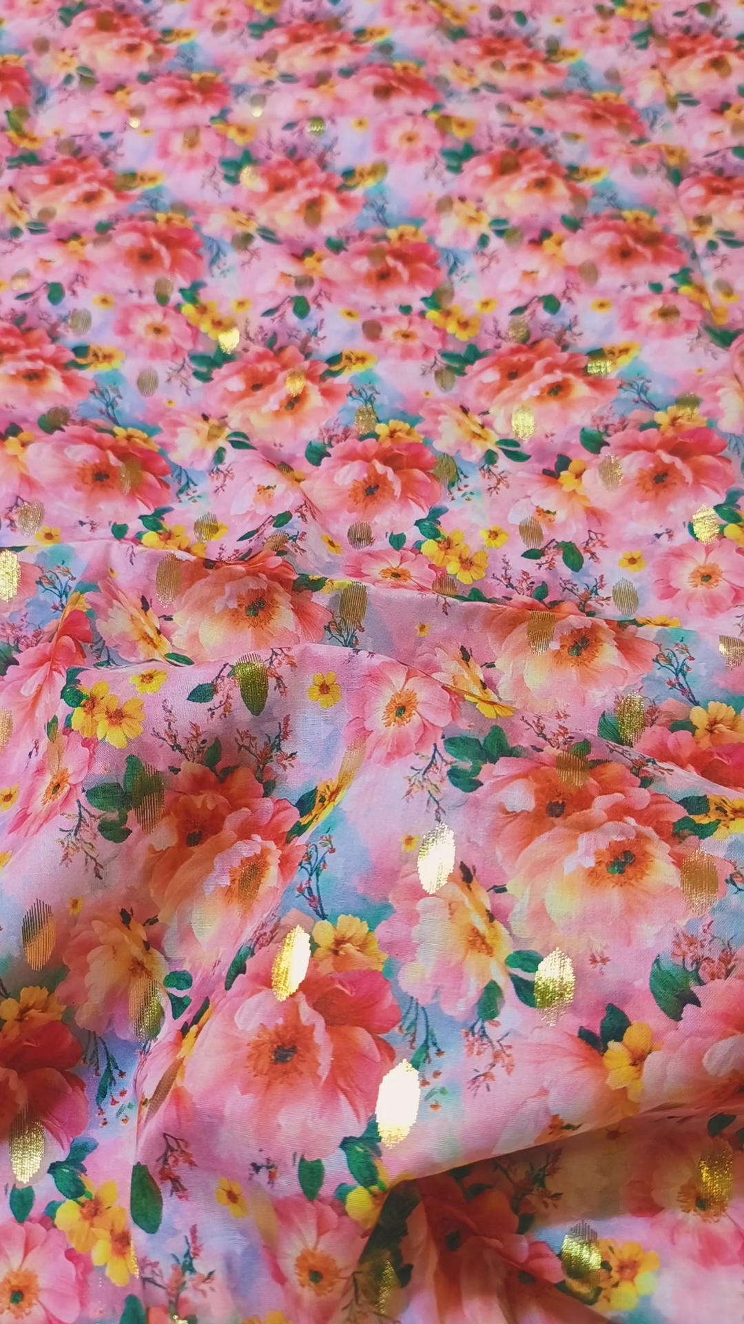 🥳 Sale Sale M-708.  Rs.1350  imported Digital Gold Zaree Bunch Pure summer 🏝️ Lawn Same print Shirt & Truzer 2pc