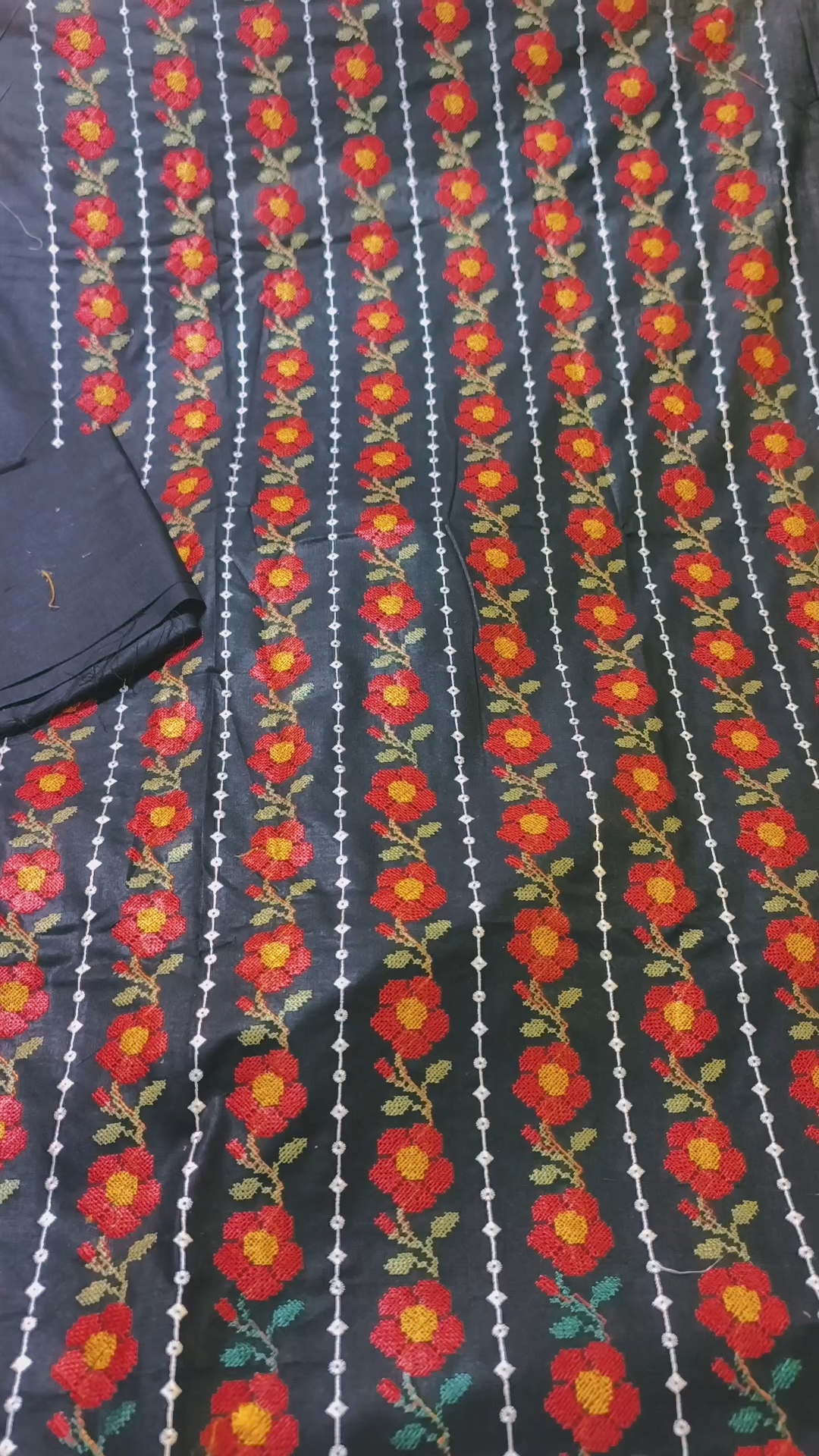 🥳 Sale Sale M-1182  Rs.1590  Bareezy Embroidery Lawn Shirt & Trouser 2pc