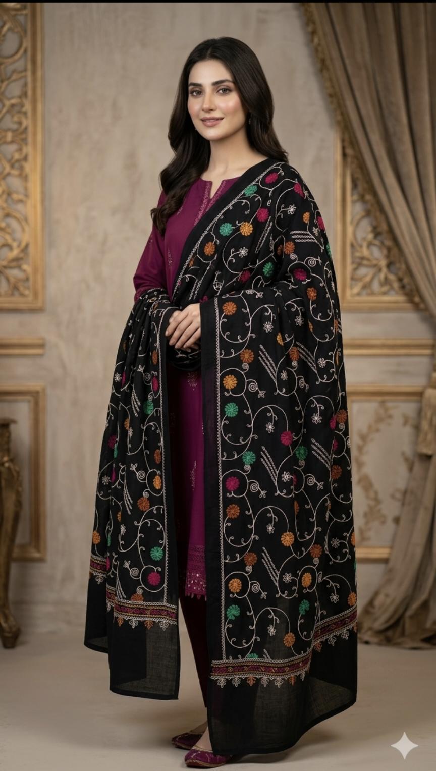🥳🤷 Big Sale M-1252  Rs.990  ( Dc Free) Multi Dhaga Embroidered Kheddi Lawn Chadder (2.5)
