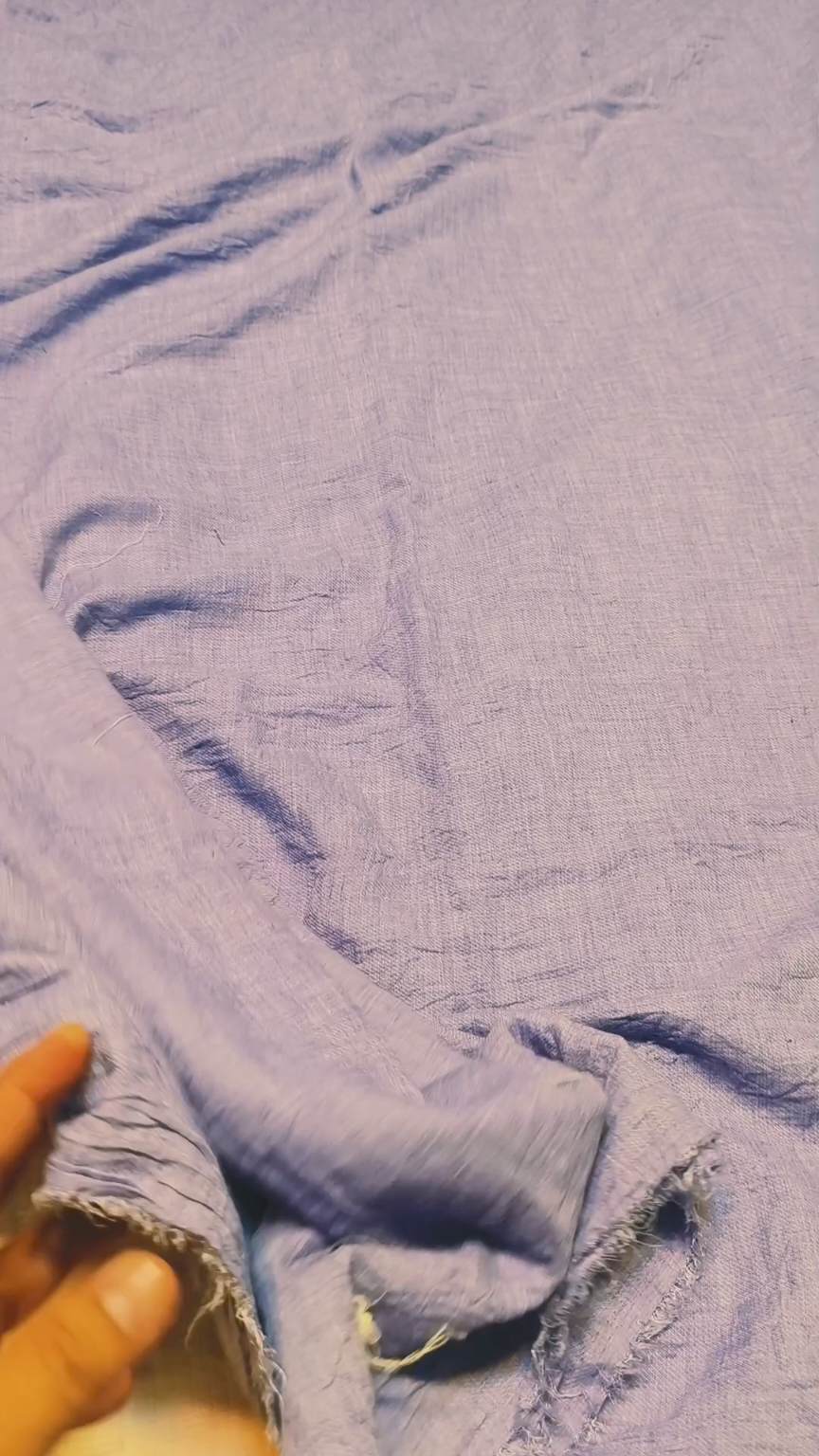 🤩 Sale Sale : M-2818 .2pc suit Stuff detail in video  (Roll main Cutting k last main jo suit bachta hai Jin ka weight 100kg se kam hoga un ka bane ga es liye noqsan main dy rha hain -