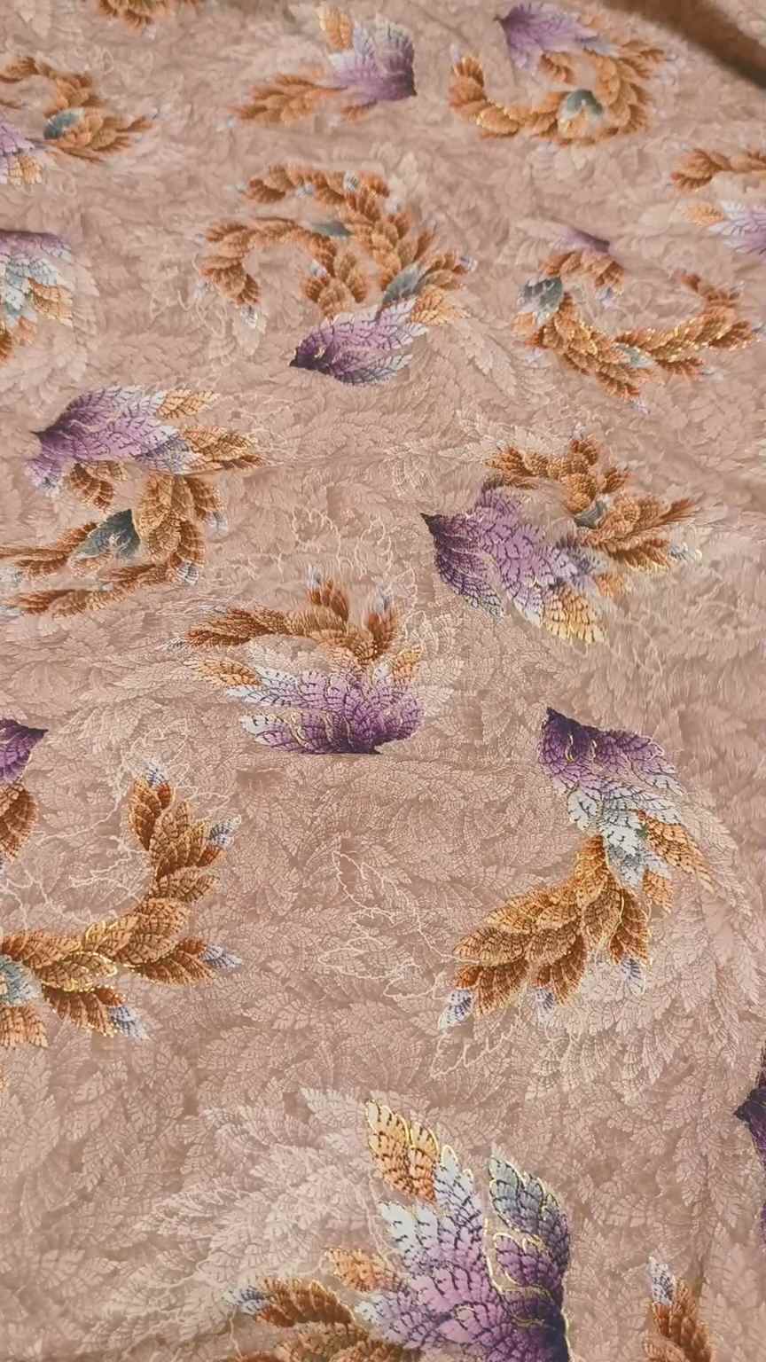 🤩 Sale Sale : M-3081 ....2pc suit Irish embossed Giliter silkStuff detail in video  (Roll main Cutting k last main jo suit bachta hai Jin ka weight 100kg se kam hoga un ka bane ga es liye noqsan main dy rha hain -