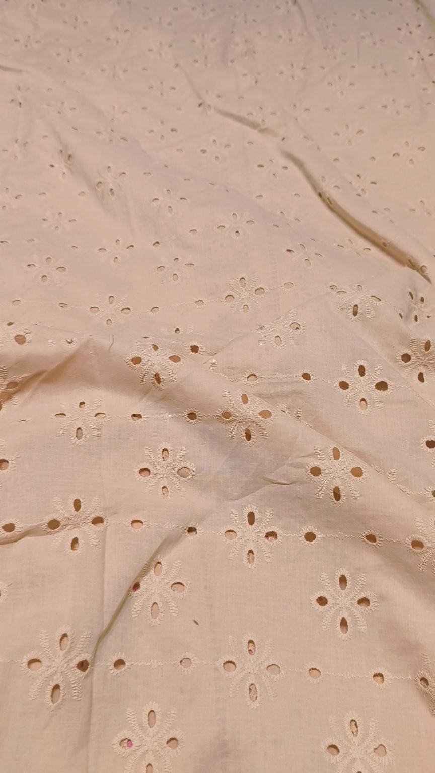🤩 Sale Sale : M-2922 .Shiffli chickenkari embroidery shirt detail in video (Roll main Cutting k last main jo suit bachta hai Jin ka weight 100kg se kam hoga un ka bane ga es liye noqsan main dy rha hain