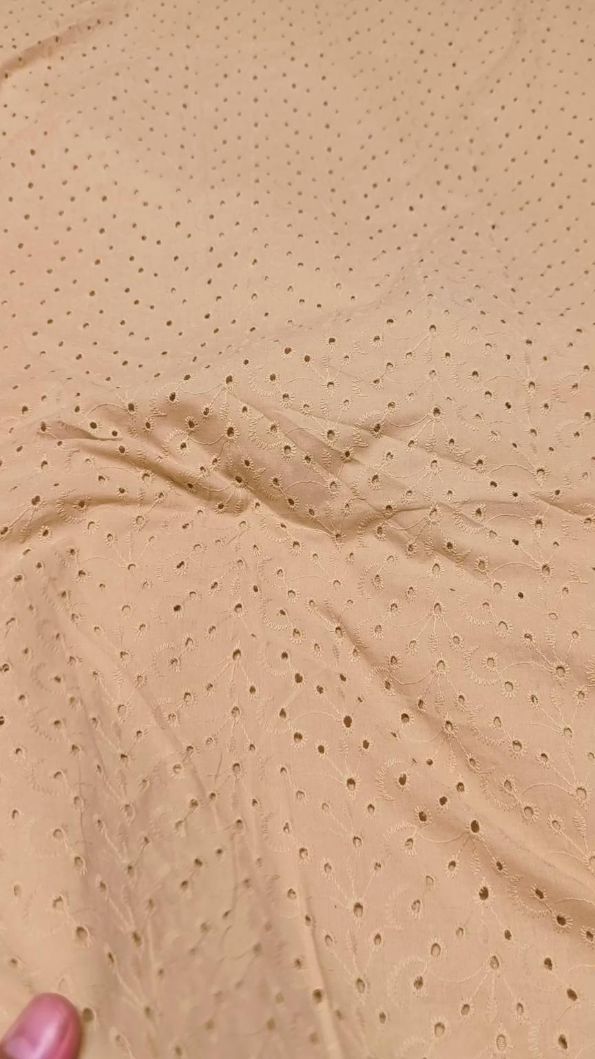🤩 Sale Sale : M-2920 .Shiffli chickenkari embroidery shirt detail in video (Roll main Cutting k last main jo suit bachta hai Jin ka weight 100kg se kam hoga un ka bane ga es liye noqsan main dy rha hain