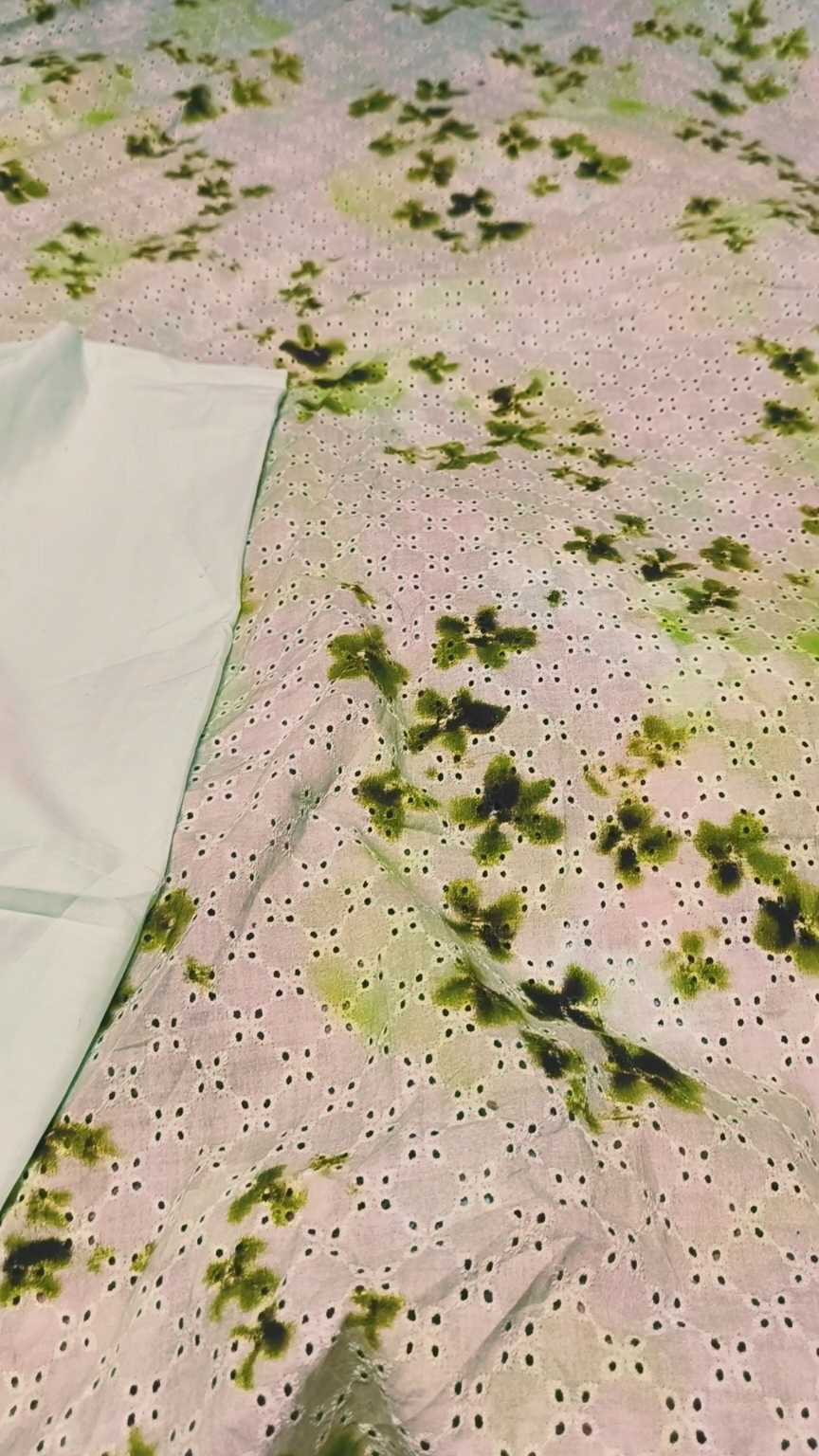 🤩 Sale Sale : M-2885....2pc.... Shiffli chickenkari embroidery shirt detail in video (Roll main Cutting k last main jo suit bachta hai Jin ka weight 100kg se kam hoga un ka bane ga es liye noqsan main dy rha hain