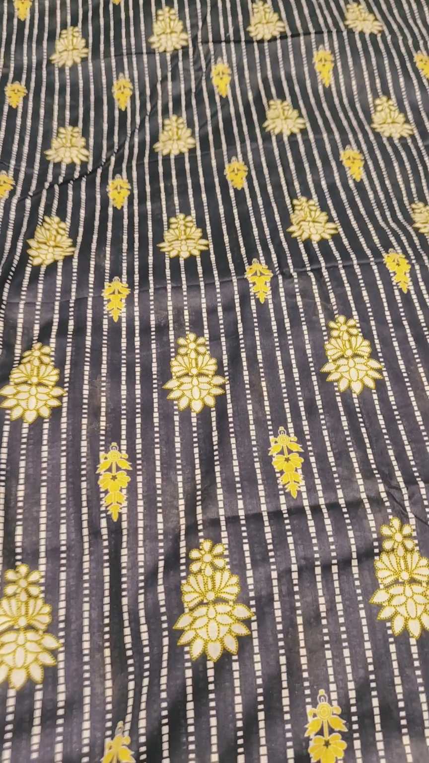 🤩 Sale Sale : M-2662....2pc... Digital pure Summer Lawn Detail in video (Roll main Cutting k last main jo suit bachta hai Jin ka weight 100kg se kam hoga un ka bane ga es liye noqsan main dy rha hain -
