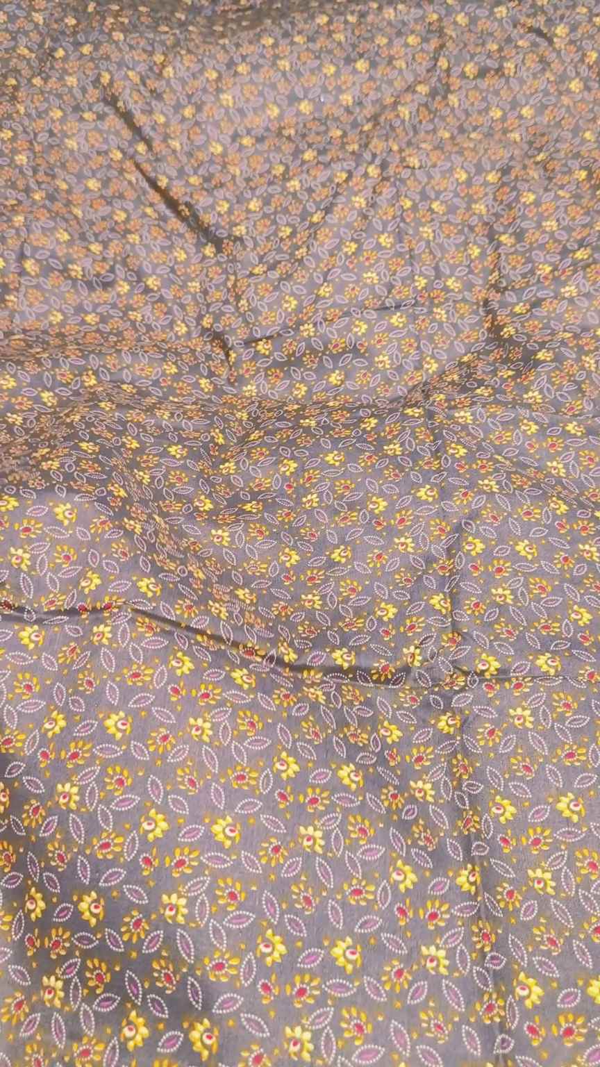 🤩 Sale Sale : M-2605 .....2pc... Digital pure Summer Lawn Detail in video (Roll main Cutting k last main jo suit bachta hai Jin ka weight 100kg se kam hoga un ka bane ga es liye noqsan main dy rha hain -
