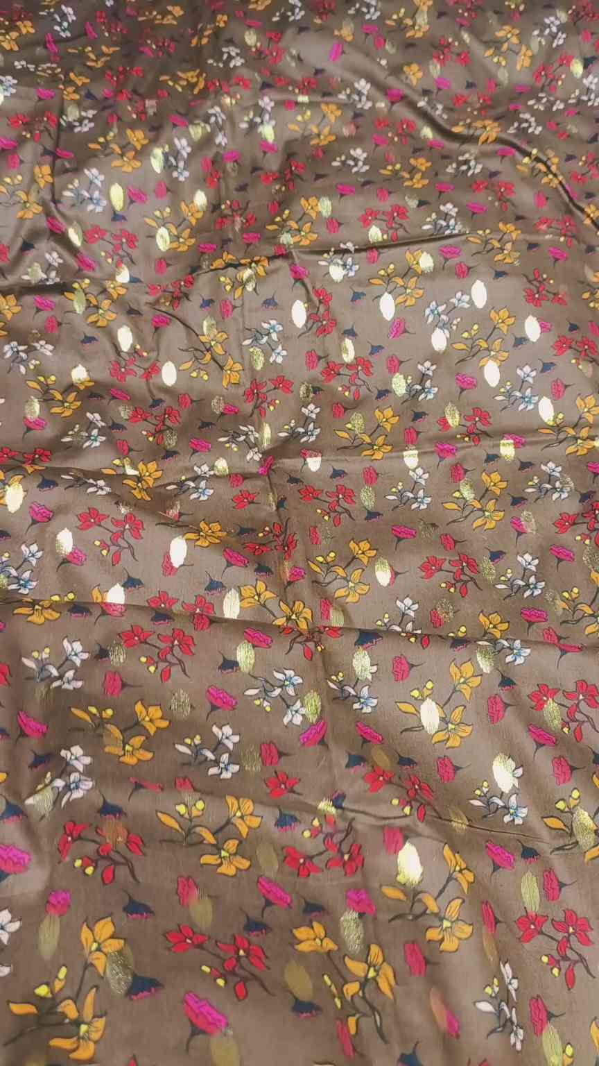 🤩 Sale Sale : M-2517 ..2pc... Zaree Bunch Summer Lawn Detail in video (Roll main Cutting k last main jo suit bachta hai Jin ka weight 100kg se kam hoga un ka bane ga es liye noqsan main dy rha hain -