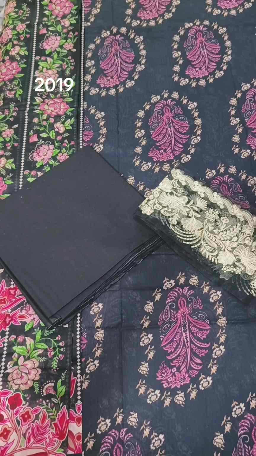 3pc .Sale Sale M-2019  Rs.2590  Branded (Khaadi) Neck & Sleeves Embroidery Patch 3pc Lawn suit with packing