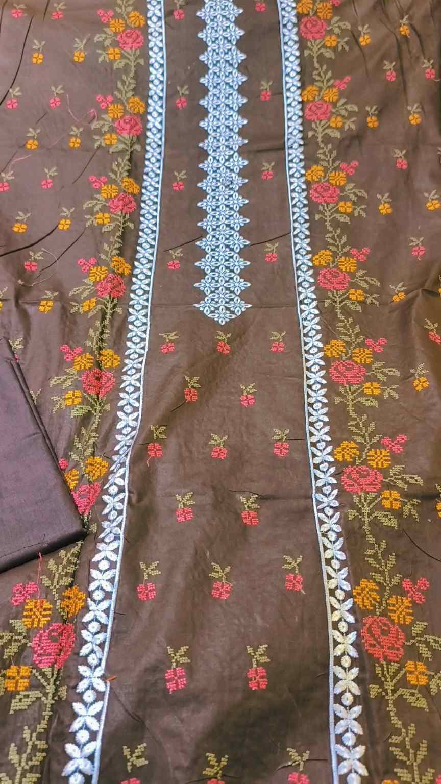 🥳 Sale Sale M-450 Rs.1550  Bareezy Embroidery Summer Lawn Shirt & Trouser 2pc