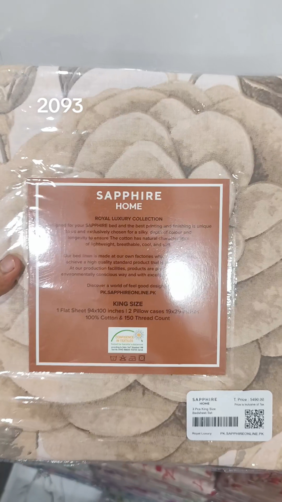 🥳 Big Discount M-2093. RS.2150.  Branded ( Sapphire) King Size Bedsheet with two Pillows  in 100 % Cotton Stuff