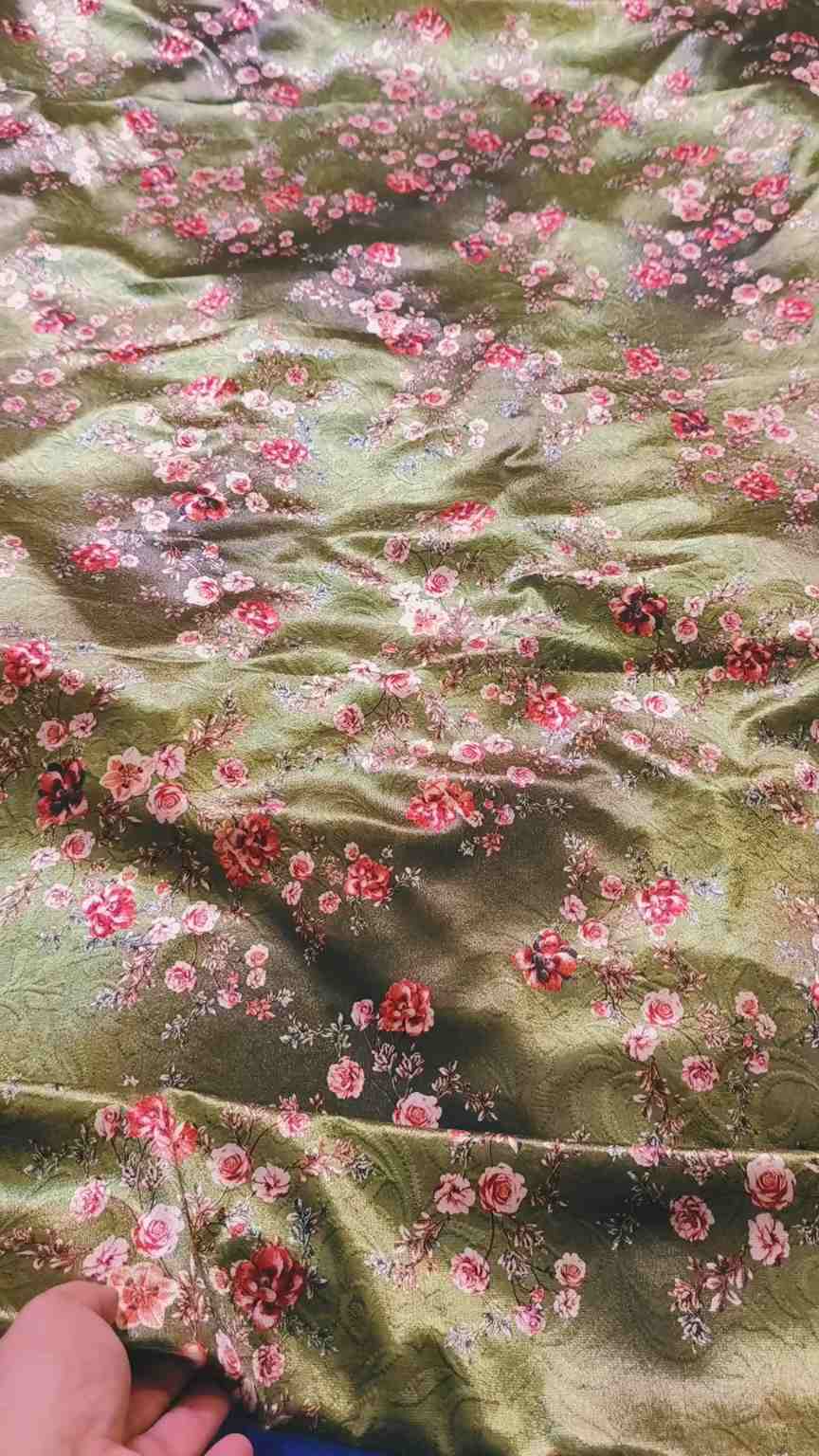 🥳 Sale Sale M-5001  Imported Luxury American Mate Finish Valvet Same print Shirt& Truzer 2pc