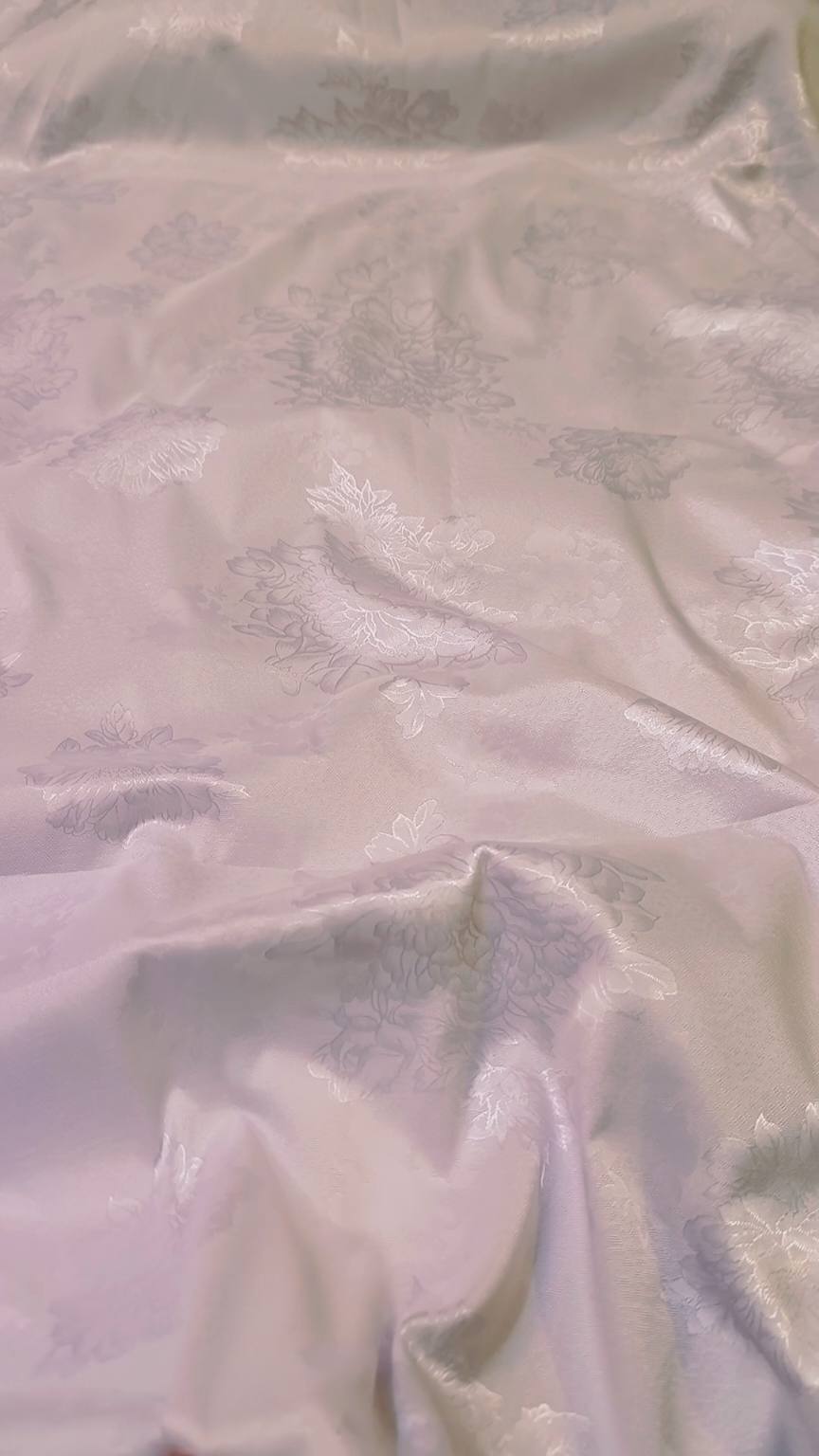 🥳Big Sale M-1138  Rs.1690 White Color Imported Winter 3-D viscose Broshia China Patti Same print Shirt & Trouser 2pc