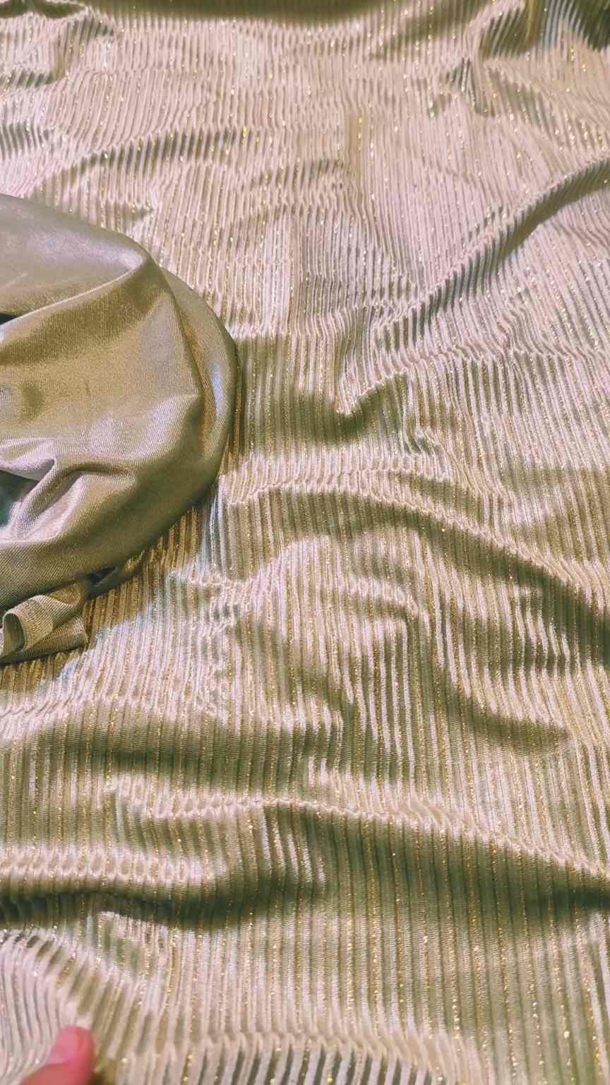 🥳 New Arrivals M-1491. Rs.1590 Imported Gold Zaree Line Palachi Velvet Shirt with Plan  Velvet Truzer 2pc