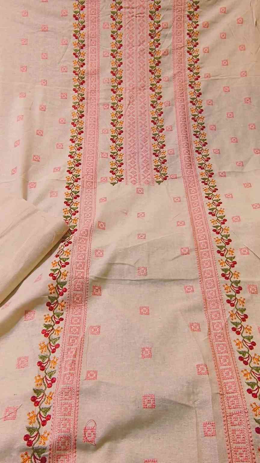 🥳 Sale Sale M-1526  Rs.1650 Imported Bareeze Embroidery  Karandi Soft Khadder 2pc