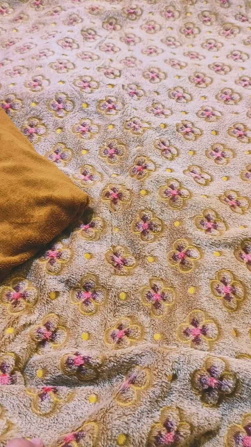 🥳 Sale Sale M-6109  Imported Self Palachi White Tone Velvet Furr 2pc