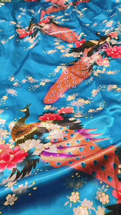 🤩 Last Day Sale Sale : M-7018  Imported Korean Silk 2pc (Roll main Cutting k last main jo suit bachta hai Jin ka weight 100kg se kam hoga un ka bane ga es liye noqsan main dy rha hain