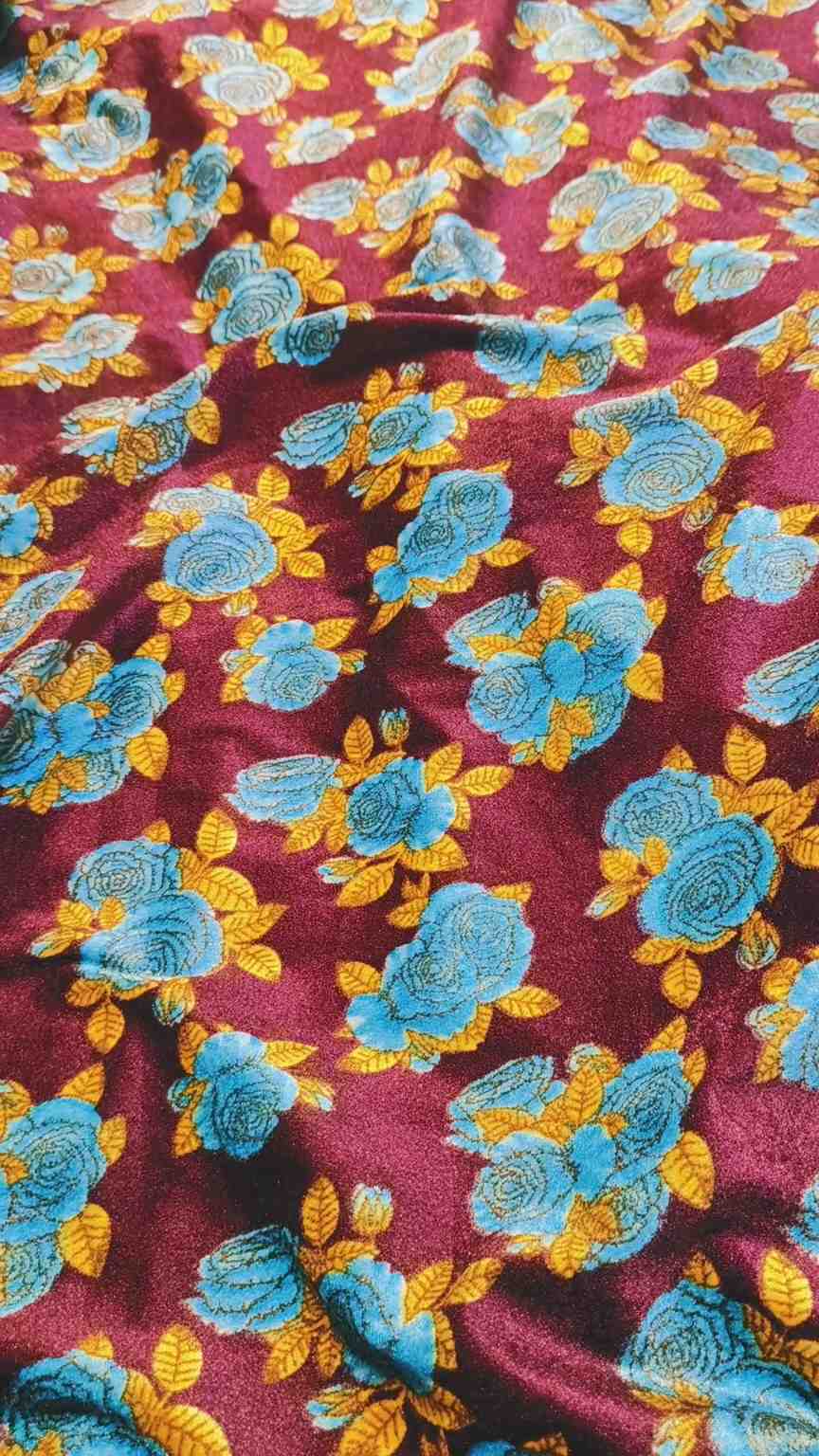 🤩 Sale Sale : M-7252 (2pc)  Korean Velvet Detail in video (Roll main Cutting k last main jo suit bachta hai Jin ka weight 100kg se kam hoga un ka bane ga es liye noqsan main dy rha hain
