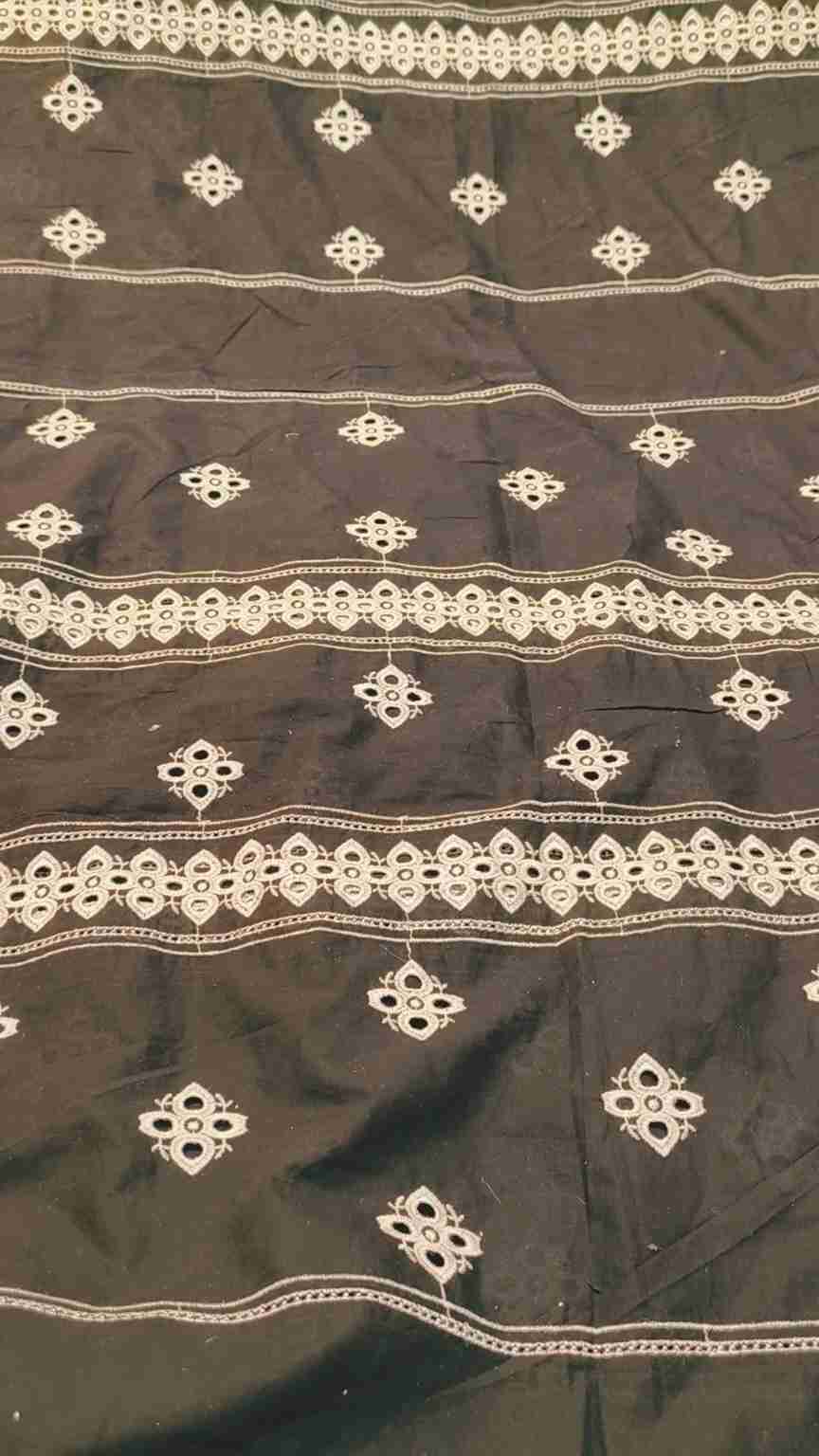 🤩 Sale Sale : M-7239  (shirt)  Chickenkari Embroidery Detail in video (Roll main Cutting k last main jo suit bachta hai Jin ka weight 100kg se kam hoga un ka bane ga es liye noqsan main dy rha hain