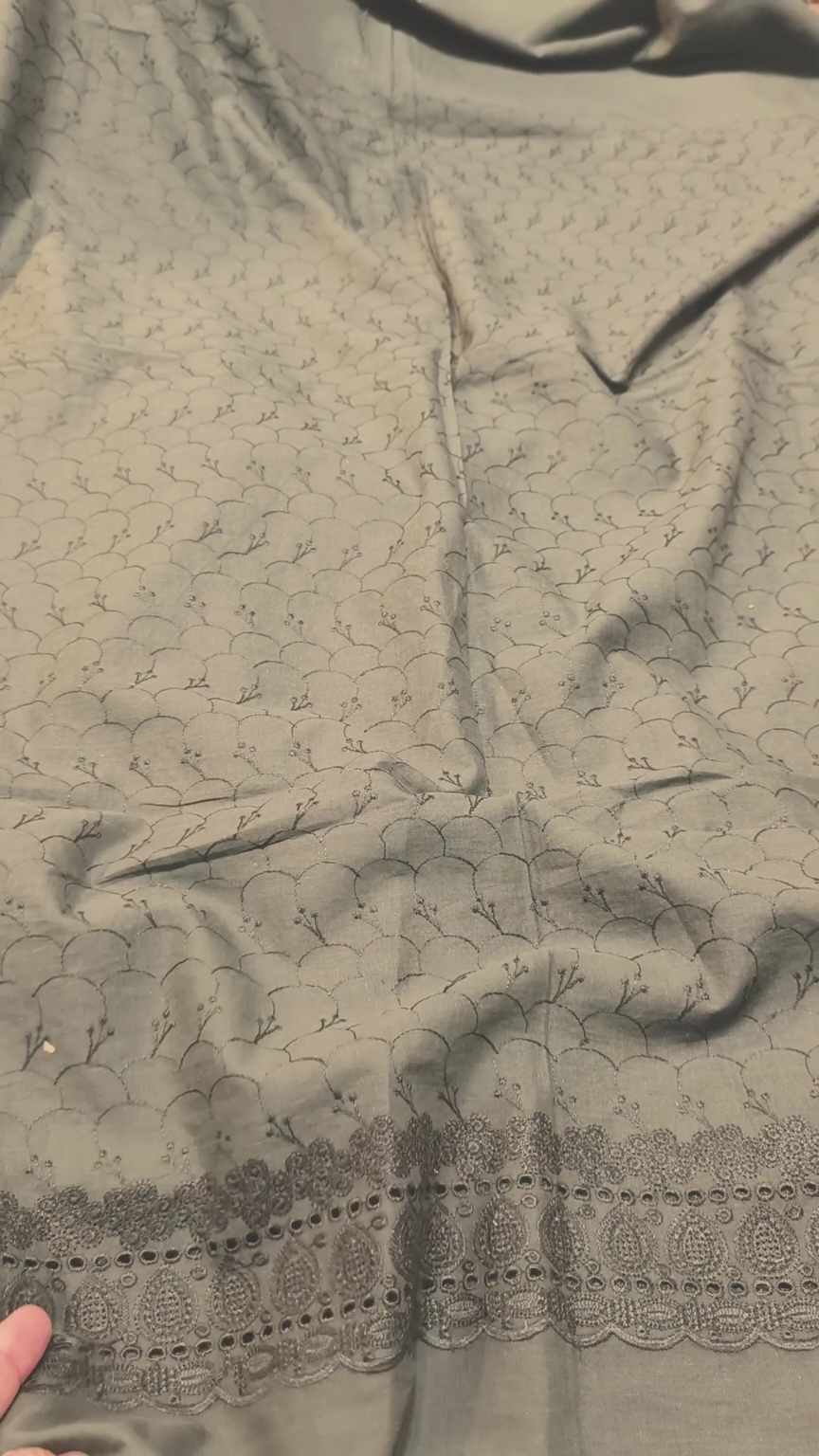 🤩 Sale Sale : M-7236  (shirt)  Chickenkari Embroidery Detail in video (Roll main Cutting k last main jo suit bachta hai Jin ka weight 100kg se kam hoga un ka bane ga es liye noqsan main dy rha hain